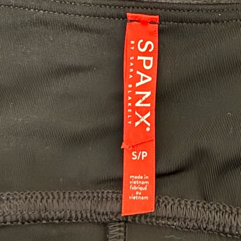 SPANX Faux Leather Leggings - Picture 10 of 11